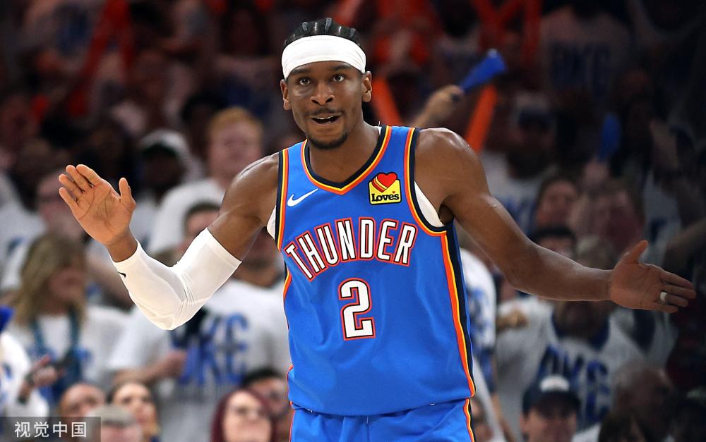 随着她的不 随着她的不