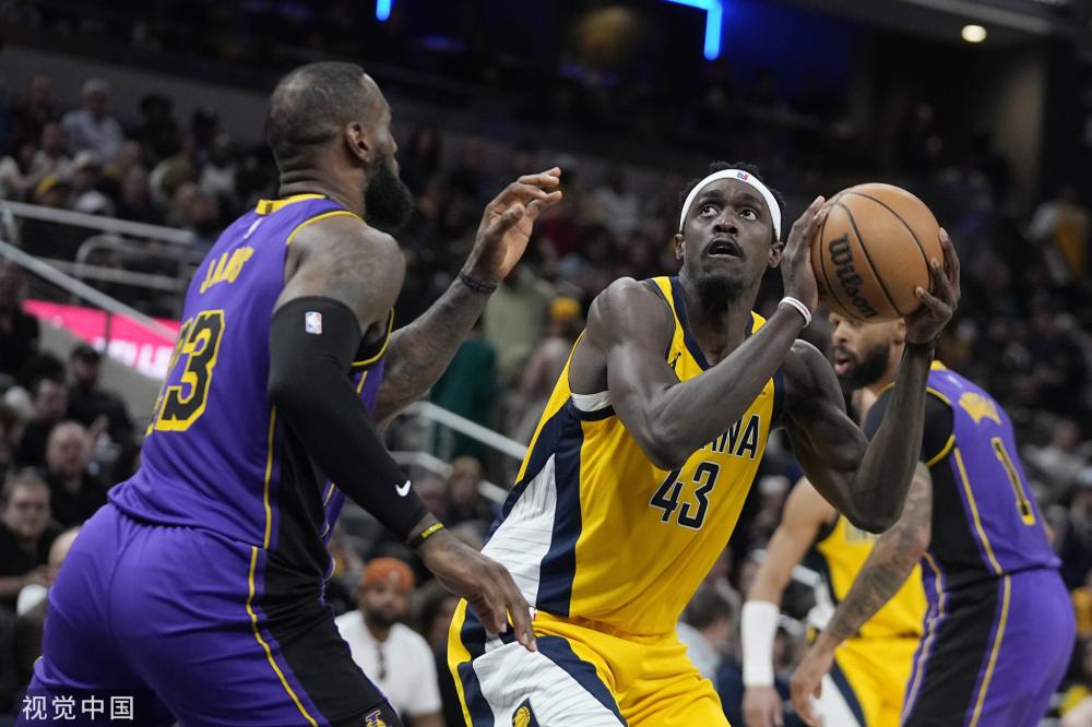 他在防守中 他在防守中