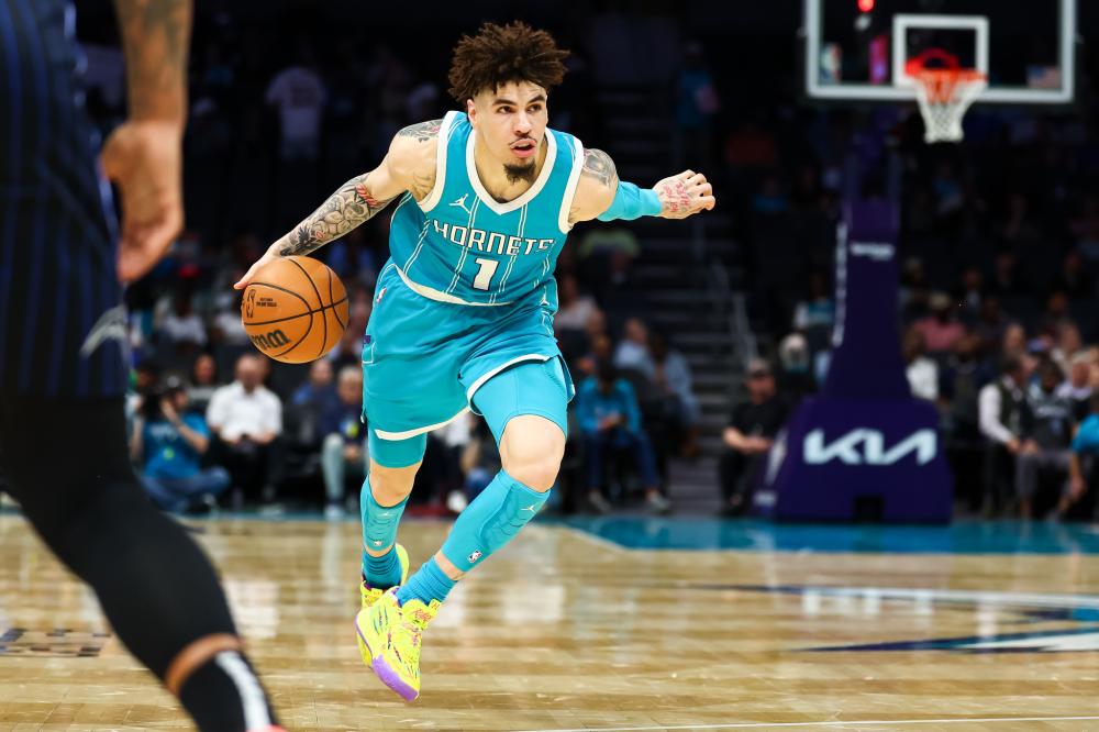 [图]赵心童6-5险胜塞尔比 晋级斯诺克国锦赛四强